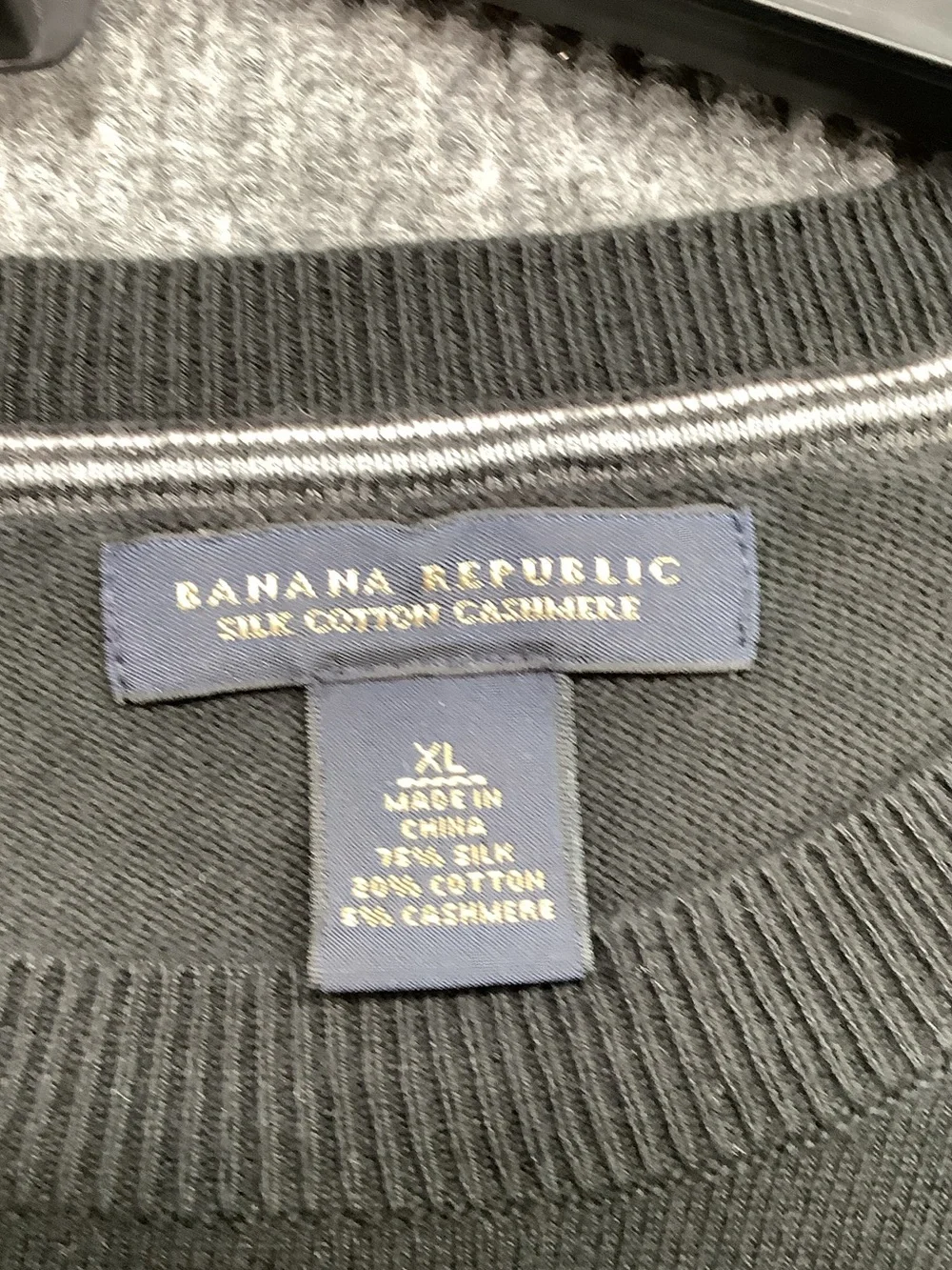 Banana Republic Men's Black Lightweight Crewneck Sweater